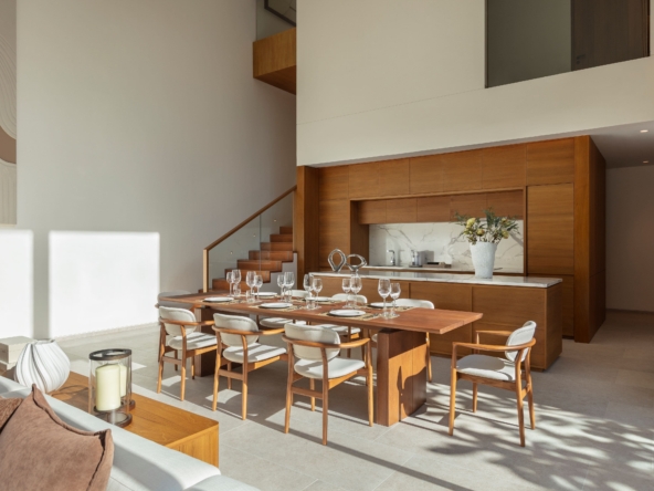 12 Villa 4 Bed Dining Area_resized