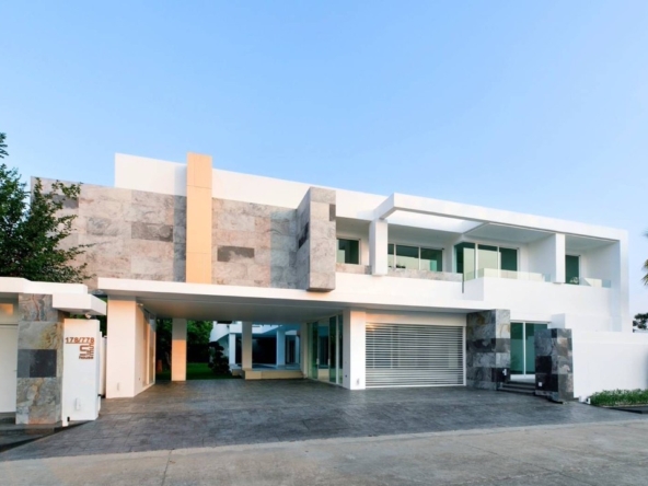 LINE_ALBUM_House in Chiang Mai_250418_2