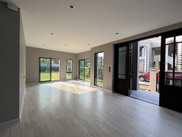 line_oa_chat_250507_181546_group_8