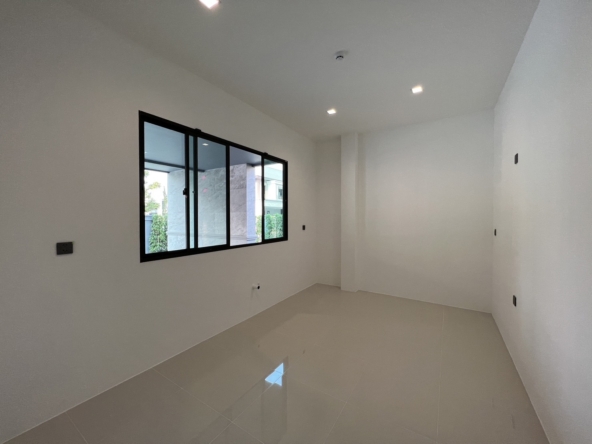 line_oa_chat_250507_181619_group_1