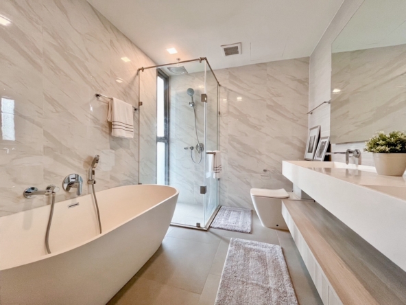 BBAB389E-E9E2-482F-AE37-EB4B4B008585