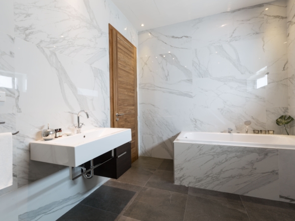 Azur_15_bathroom_1-1