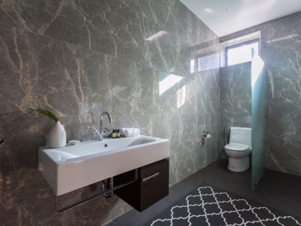 Azur_15_bathroom_2-1